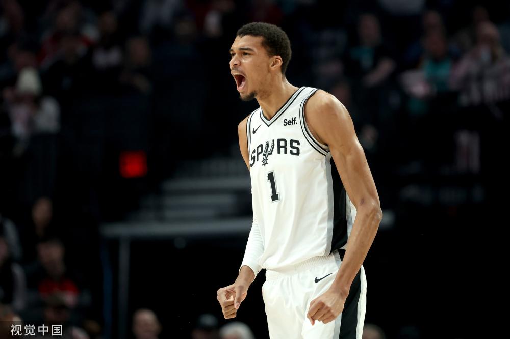 孙颖莎以其 孙颖莎以其